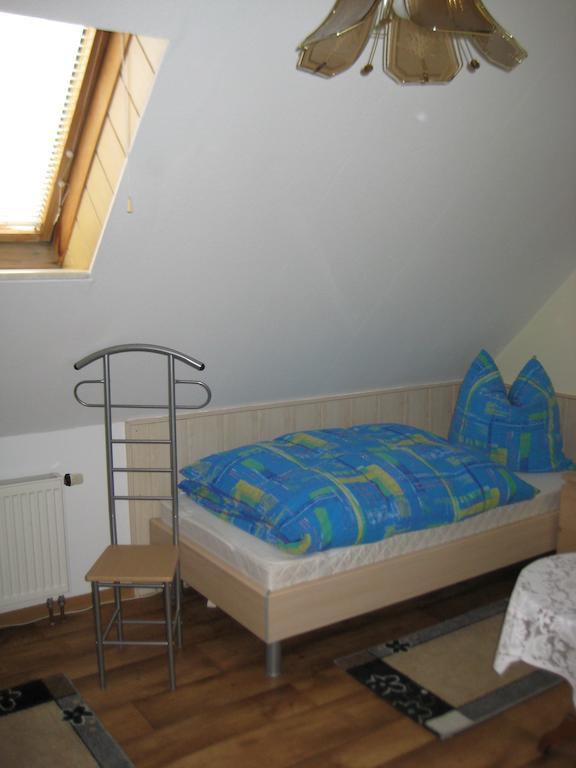 Ferienwohnung "Lindenblick" Gablenz Værelse billede